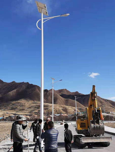 甘南碌曲10米镇原太阳能路灯项目