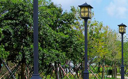 太阳能镇原庭院灯价格为何差三倍？关键看这几点